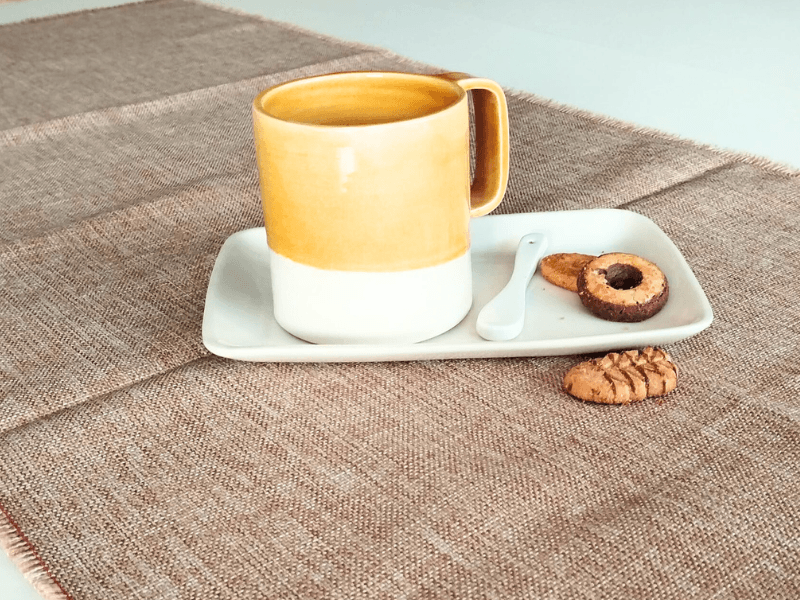 Tazza grande con manico giallo miele